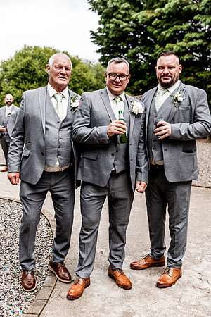 Alcumlow Barn Wedding Photography - Carrie & Craig-417