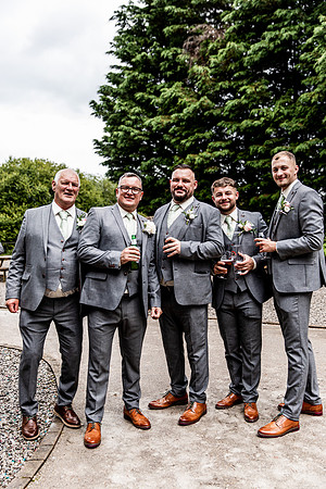 Alcumlow Barn Wedding Photography - Carrie & Craig-420