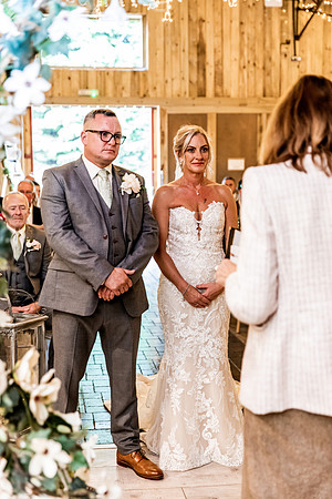 Alcumlow Barn Wedding Photography - Carrie & Craig-490
