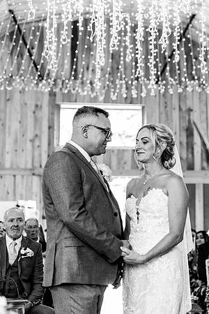Alcumlow Barn Wedding Photography - Carrie & Craig-506