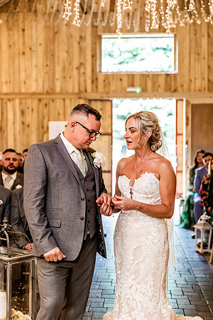 Alcumlow Barn Wedding Photography - Carrie & Craig-527