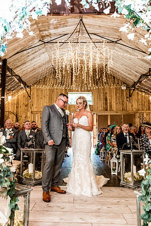 Alcumlow Barn Wedding Photography - Carrie & Craig-528