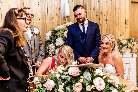 Alcumlow Barn Wedding Photography - Carrie & Craig-543