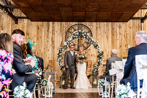 Alcumlow Barn Wedding Photography - Carrie & Craig-548