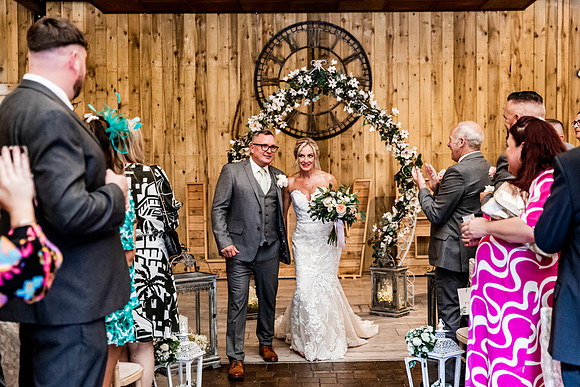 Alcumlow Barn Wedding Photography - Carrie & Craig-553