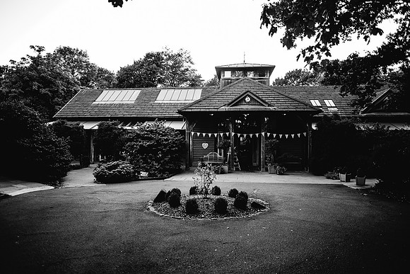 The Oak Tree Of Peover Wedding Photography - Cheshire Wedding Photographer-433