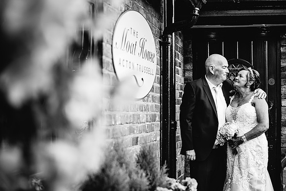 Jane & David - Gift Of A Wedding - Moat House Acton Trussell-499