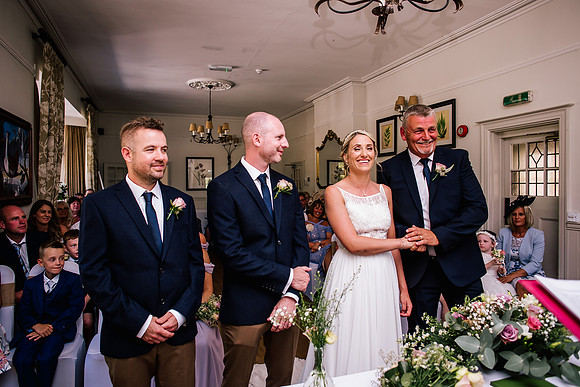 Beckford Inn Wedding Photography - Claire & Stephen-152