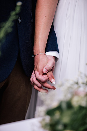 Beckford Inn Wedding Photography - Claire & Stephen-169