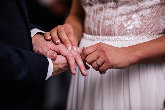 Beckford Inn Wedding Photography - Claire & Stephen-188