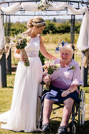 Beckford Inn Wedding Photography - Claire & Stephen-318