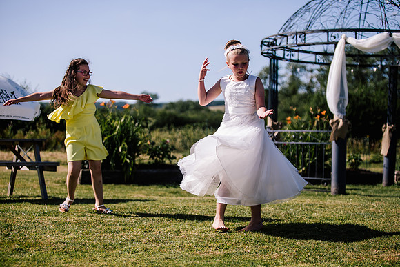 Beckford Inn Wedding Photography - Claire & Stephen-437
