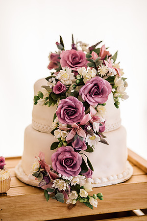 Beckford Inn Wedding Photography - Claire & Stephen-631
