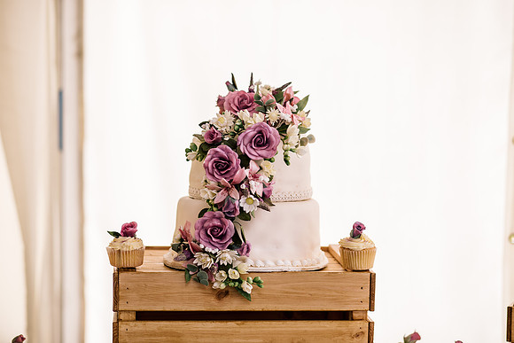 Beckford Inn Wedding Photography - Claire & Stephen-634