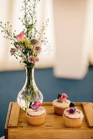 Beckford Inn Wedding Photography - Claire & Stephen-637