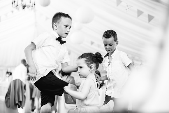Beckford Inn Wedding Photography - Claire & Stephen-679