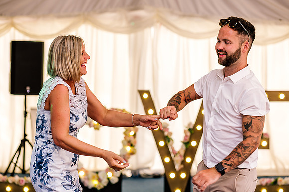 Beckford Inn Wedding Photography - Claire & Stephen-707