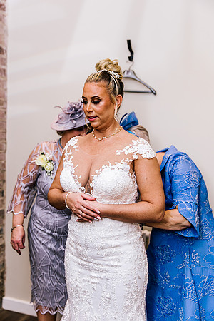 Foxtail Barns Wedding Photography - Kate & Jonathon-213