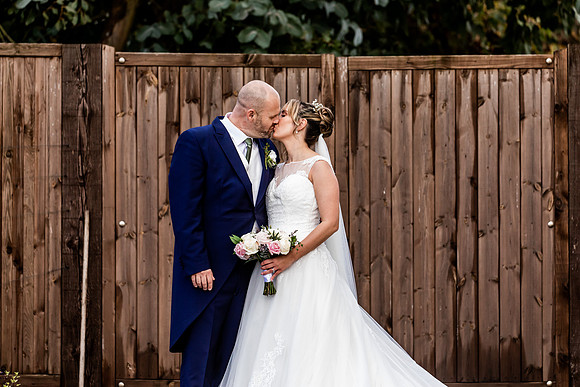 Hanbury Barn Wedding Photography - Laura & Phil-554