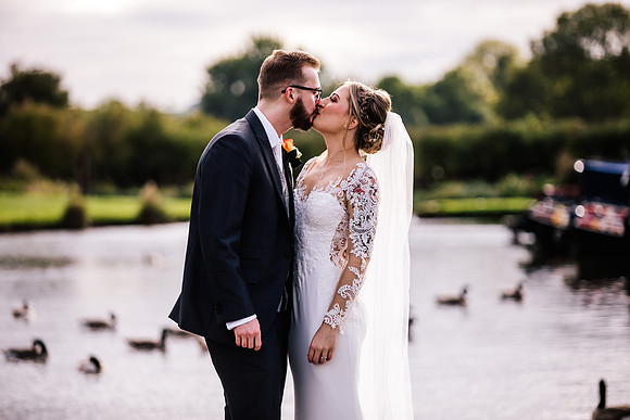 Aston Marina Wedding Photography - Sarah & Mathew-395