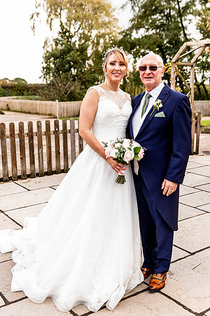 Hanbury Barn Wedding Photography - Laura & Phil-529