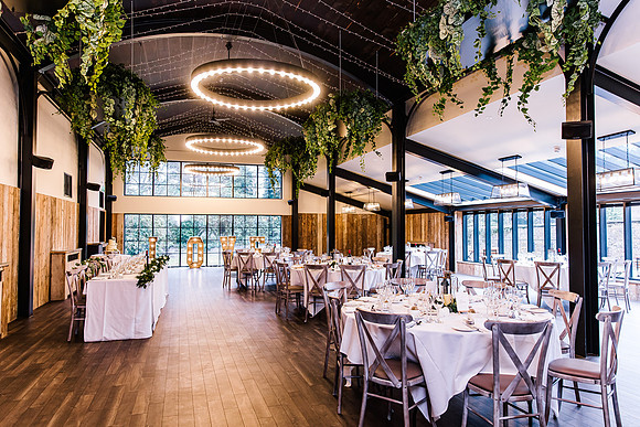 Foxtail Barns Wedding Photography - Kate & Jonathon-418