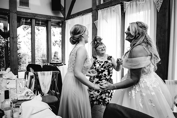 The Oak Tree Of Peover Wedding Photography - Cheshire Wedding Photographer-923