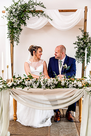 Hanbury Barn Wedding Photography - Laura & Phil-333