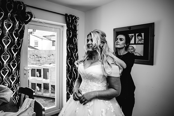 The Oak Tree Of Peover Wedding Photography - Cheshire Wedding Photographer-245