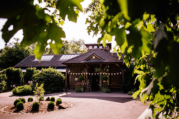 The Oak Tree Of Peover Wedding Photography - Cheshire Wedding Photographer-430