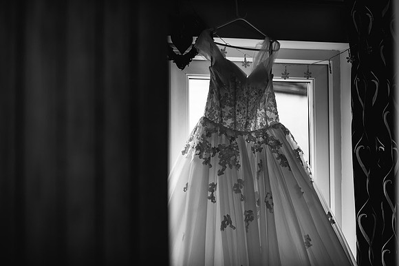 The Oak Tree Of Peover Wedding Photography - Cheshire Wedding Photographer-1