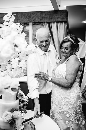 Jane & David - Gift Of A Wedding - Moat House Acton Trussell-431