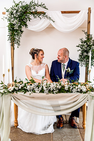 Hanbury Barn Wedding Photography - Laura & Phil-332