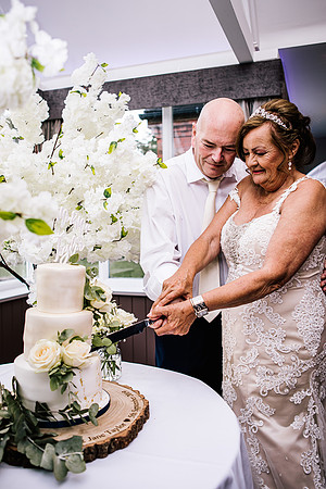 Jane & David - Gift Of A Wedding - Moat House Acton Trussell-427