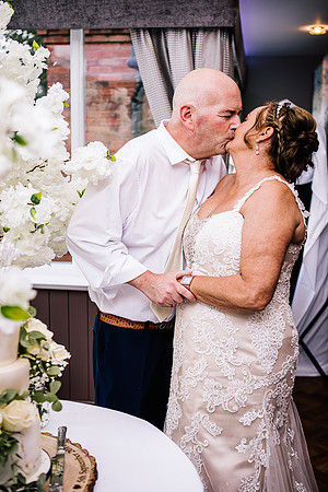 Jane & David - Gift Of A Wedding - Moat House Acton Trussell-436