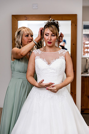 Hanbury Barn Wedding Photography - Laura & Phil-253