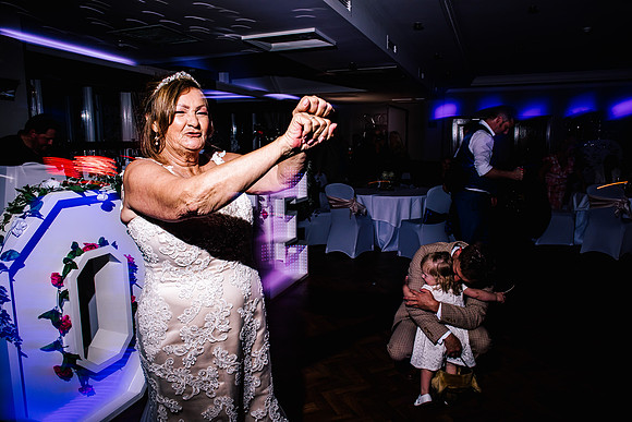 Jane & David - Gift Of A Wedding - Moat House Acton Trussell-552