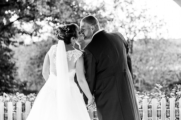 Hanbury Barn Wedding Photography - Laura & Phil-567