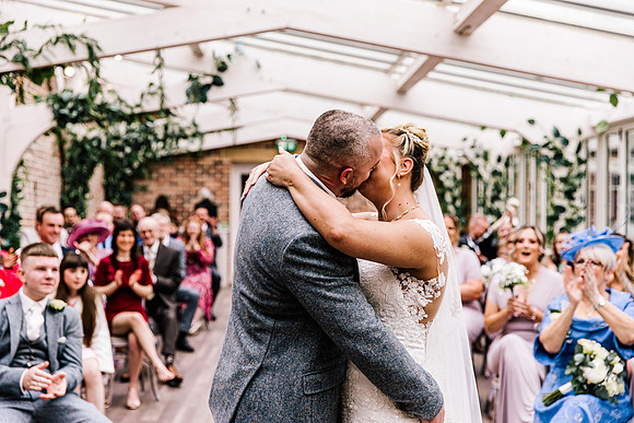 Foxtail Barns Wedding Photography - Kate & Jonathon-336