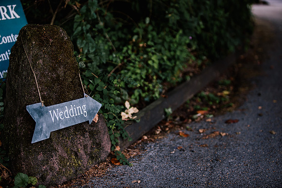 The Oak Tree Of Peover Wedding Photography - Cheshire Wedding Photographer-428