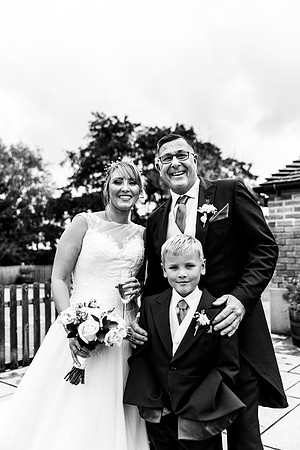 Hanbury Barn Wedding Photography - Laura & Phil-414