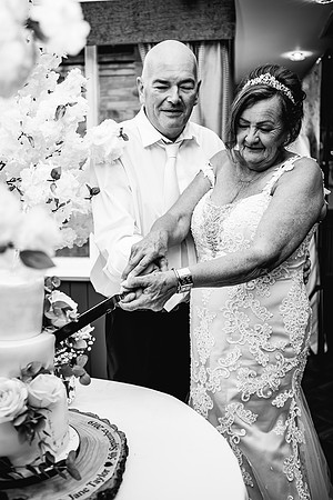 Jane & David - Gift Of A Wedding - Moat House Acton Trussell-424