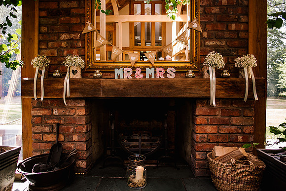 The Oak Tree Of Peover Wedding Photography - Cheshire Wedding Photographer-555
