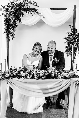 Hanbury Barn Wedding Photography - Laura & Phil-331