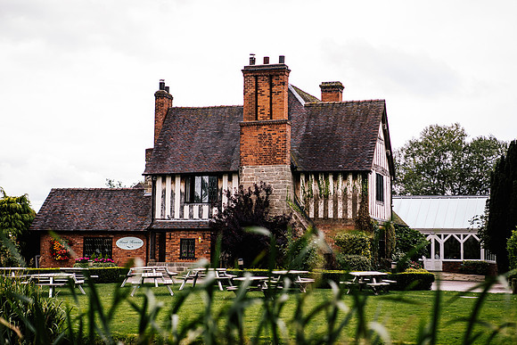 Jane & David - Gift Of A Wedding - Moat House Acton Trussell-1