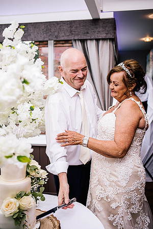Jane & David - Gift Of A Wedding - Moat House Acton Trussell-430