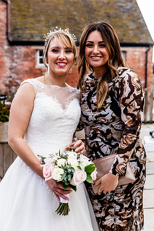 Hanbury Barn Wedding Photography - Laura & Phil-542