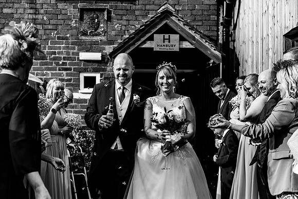 Hanbury Barn Wedding Photography - Laura & Phil-388