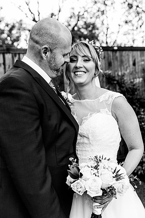 Hanbury Barn Wedding Photography - Laura & Phil-548