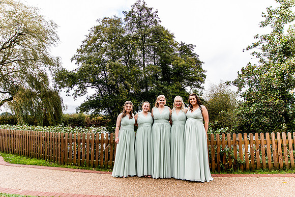 Hanbury Barn Wedding Photography - Laura & Phil-204